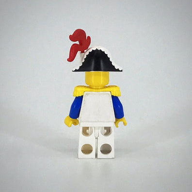 LEGO Minifigure-Imperial Soldier - Governor with Red Feather-Pirates / Pirates I / Imperial Soldiers-PI004b-Creative Brick Builders